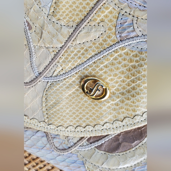 Beautiful Carlo Fiori Vintage Italian Cream and Tan Clutch - Picture 5 of 8